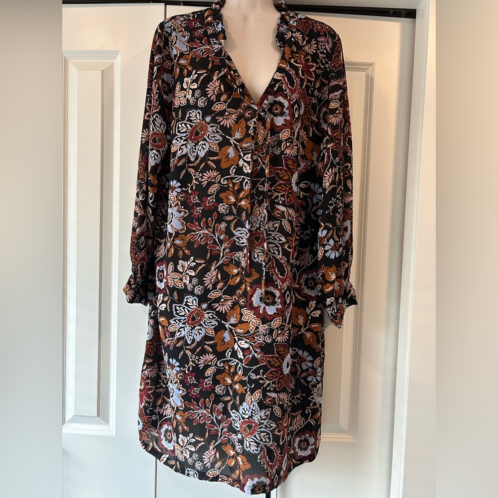 Massini black floral shift dress knee length 1X ruffle